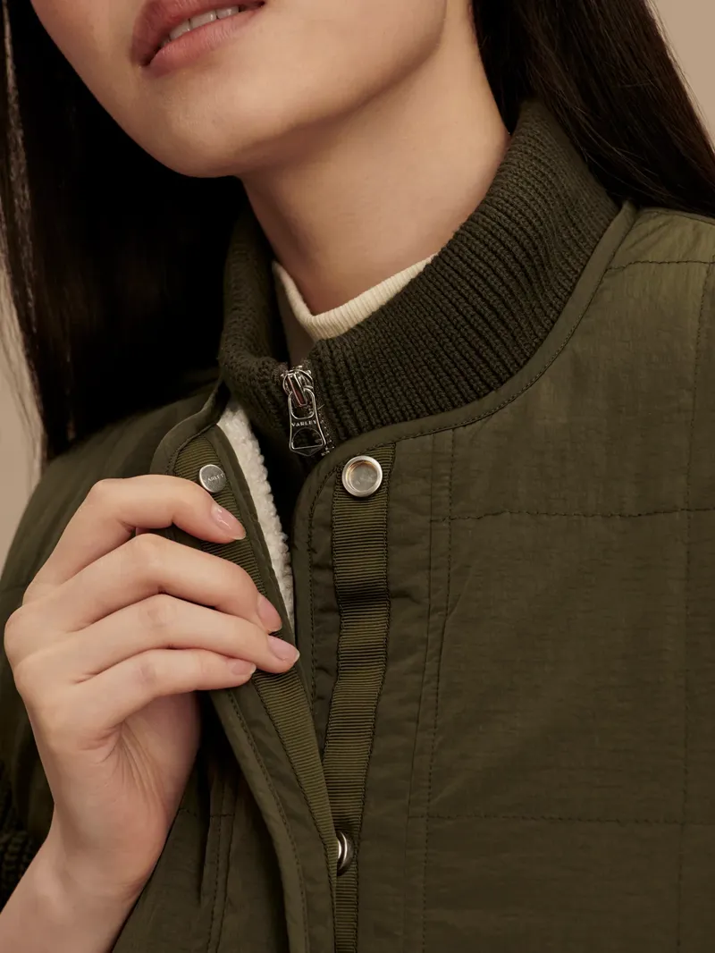 Varley Audrea Reversible Gilet - Sandshell/ Forest Night-2