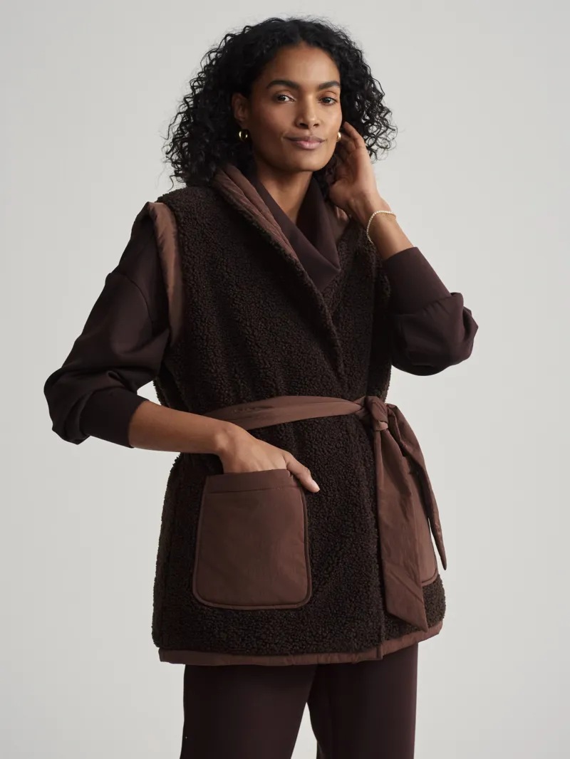 Varley Lanville Reversible Gilet - Chestnut / Coffee Bean-2