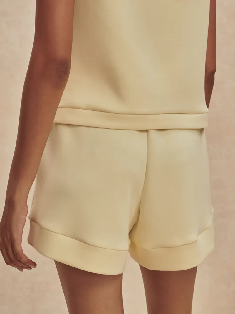 Varley Atrium High-Rise Short 4.5 - Anise Flower-2